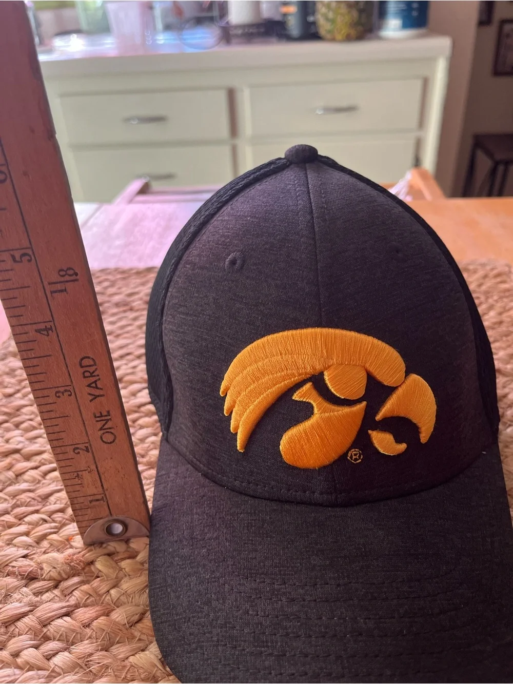 New Era Kids' Black Cap with Yellow Hawkeye Logo